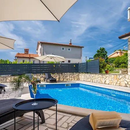 Apartment Fortuna 2 By Interhome Vinez