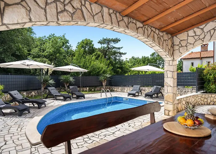 Fortuna 2 By Interhome Apartman Vinez