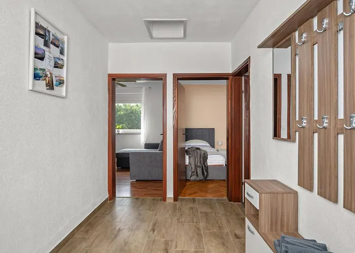 Apartman Fortuna 2 By Interhome Vinez